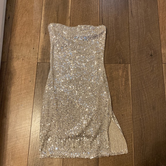 Windsor Sequin Bodycon Dress - Picture 1 of 3